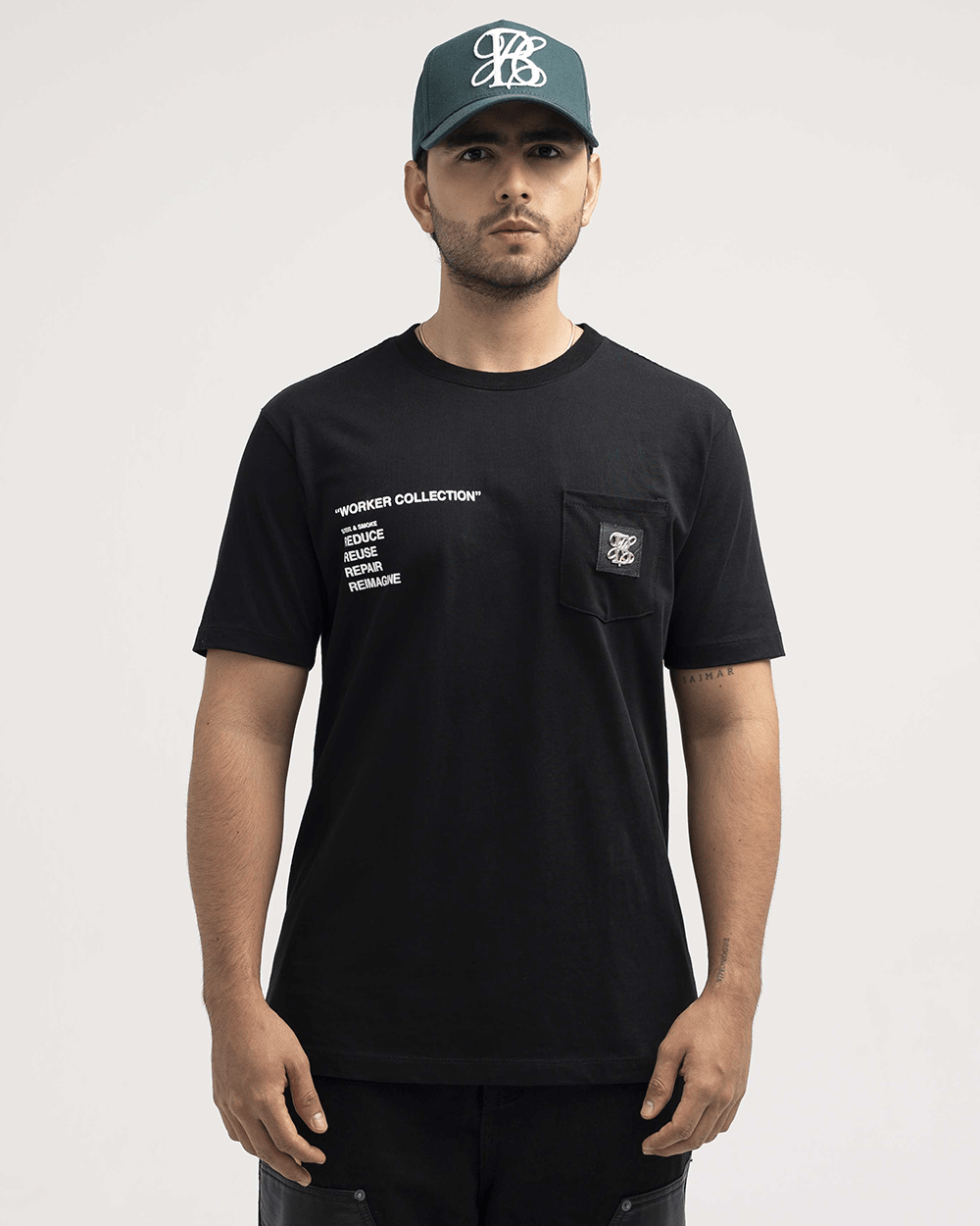 CAMISETA RESIN REGULAR NEGRA