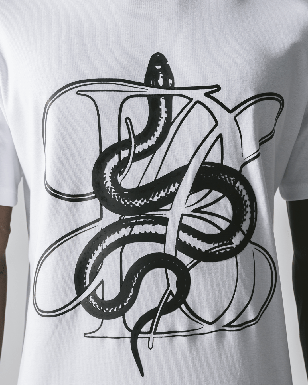 GLIESE WHITE T SHIRT