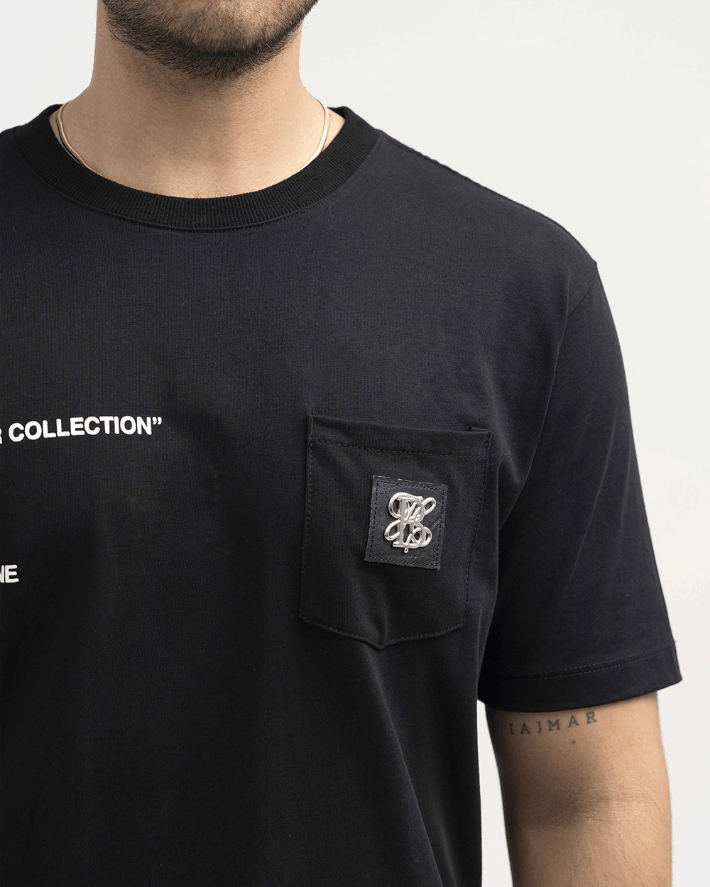 CAMISETA RESIN REGULAR NEGRA